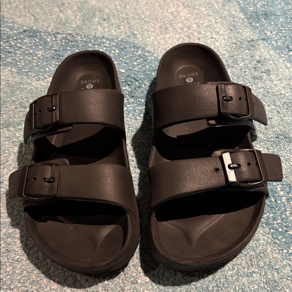 Shade and Shore Slides, Sz 7.